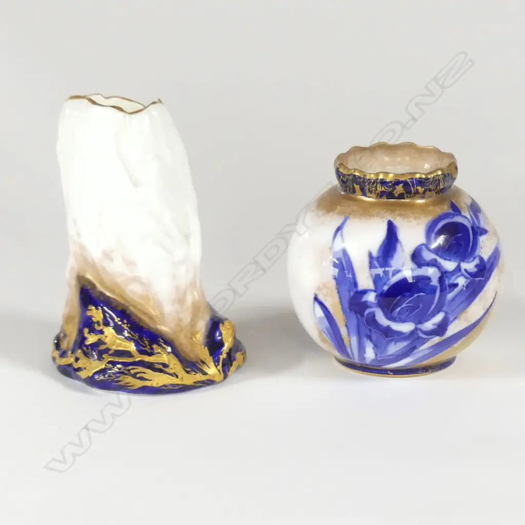2 DOULTON SMALL VASES: BLUE AND GILT Image 1++