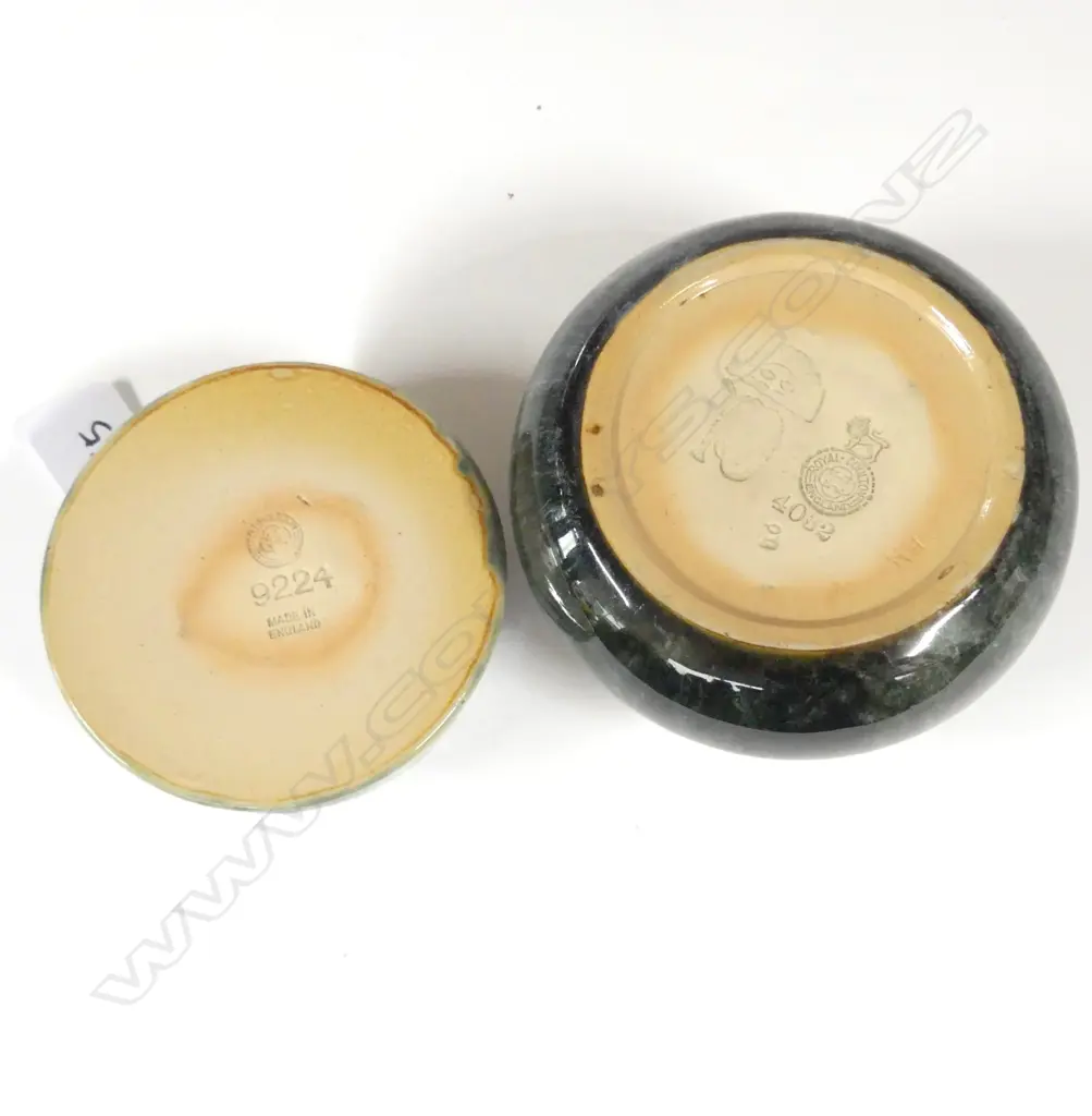 2 DOULTON STONWARE ASHTRAYS, DIA.125MM Image 1++