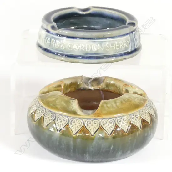 2 DOULTON STONWARE ASHTRAYS, DIA.125MM