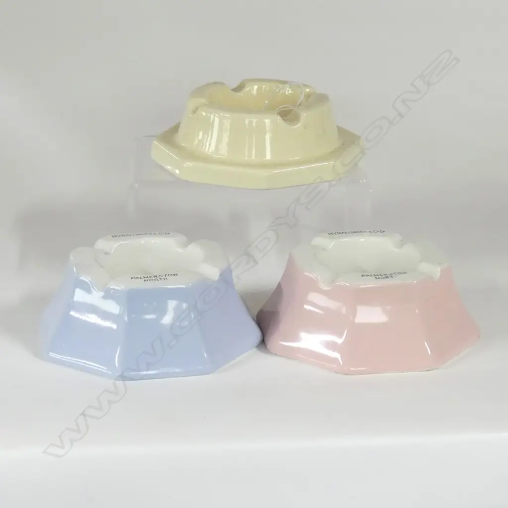 3 DOULTON ASHTRAY FOR N.B. BALLINGER & CO. PLUMBERS MERCHANTS P.NORTH Image 1++