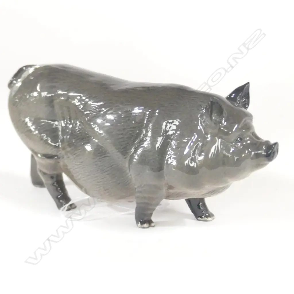 DOULTON MED POT BELLIED PIG, L.160mm Image 1++