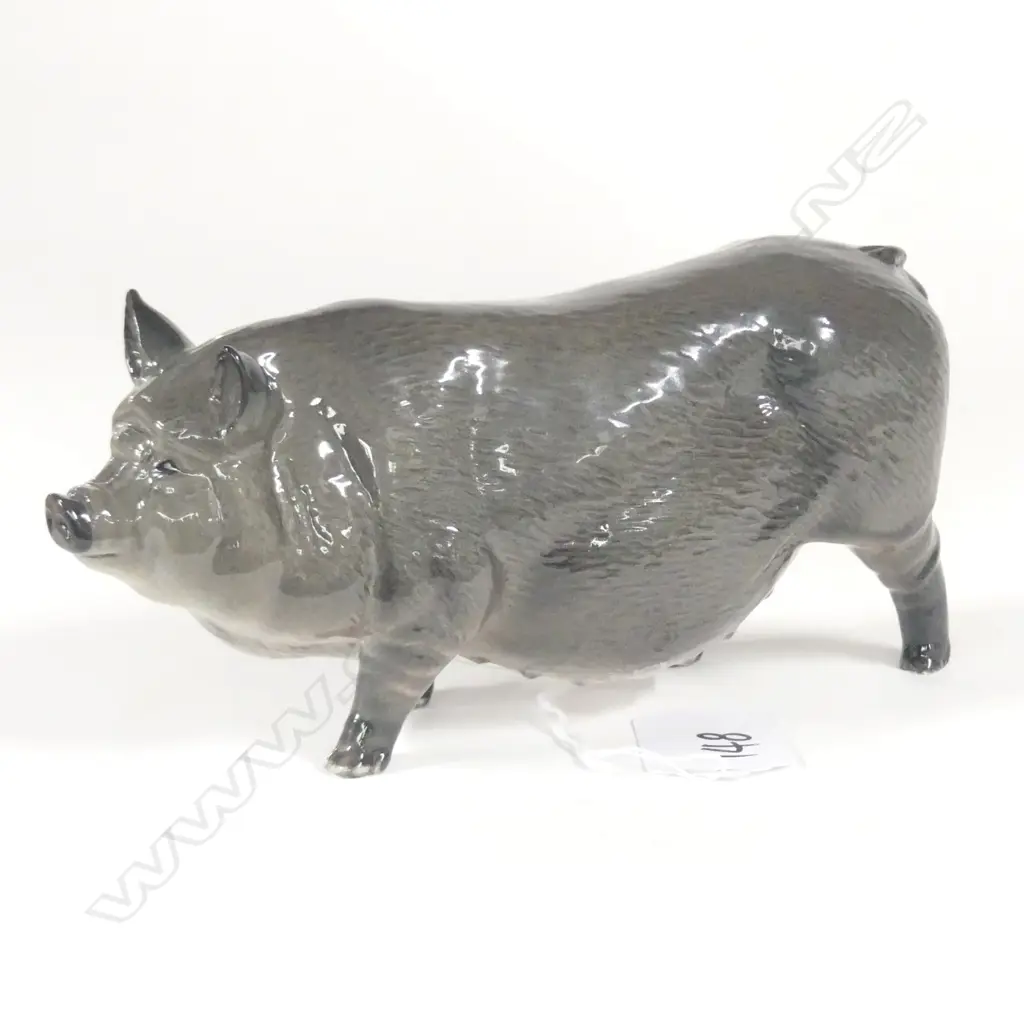 DOULTON MED POT BELLIED PIG, L.160mm Image 1++