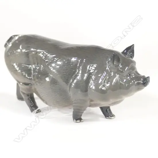 DOULTON MED POT BELLIED PIG, L.160mm
