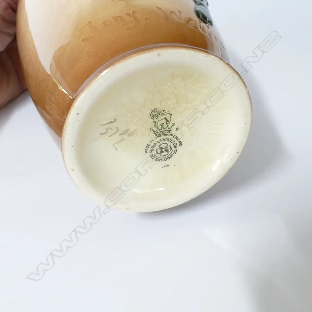 DOULTON WHISKY FLASK - TONY WELLER H.215mm (excluding stopper) Image 1++