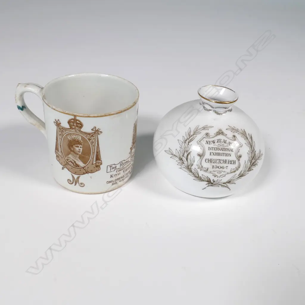 DOULTON NZ INTERNATIONAL EXHIBITION CHCH 1906-07 SMALL VASE + GEO.V CORONATION MUG Image 1++