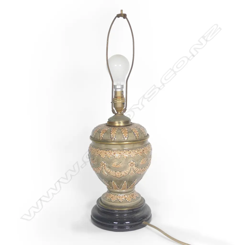 DOULTON LAMBETH STONEWARE TABLE LAMP H.340mm (including lamp holder) Image 1++