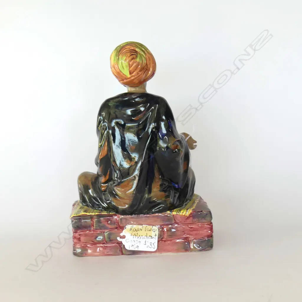 DOULTON FIGURE MENDICANT HN1365 c1929 -69 H.210mm Image 1++