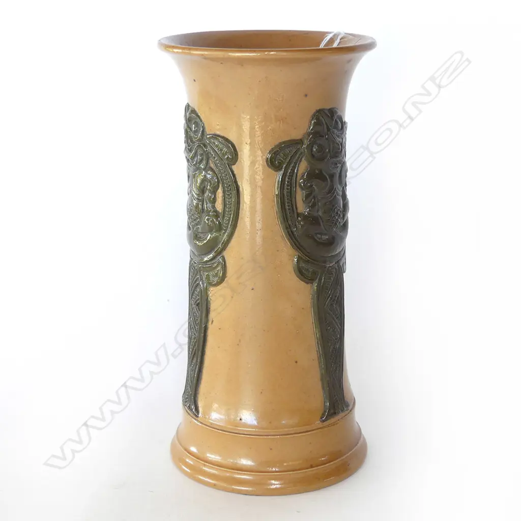 DOULTON LAMBETH 'MAORI ART' VASE DECORATED WITH FOUR TIKI MOTIFS H.160MM Image 1++