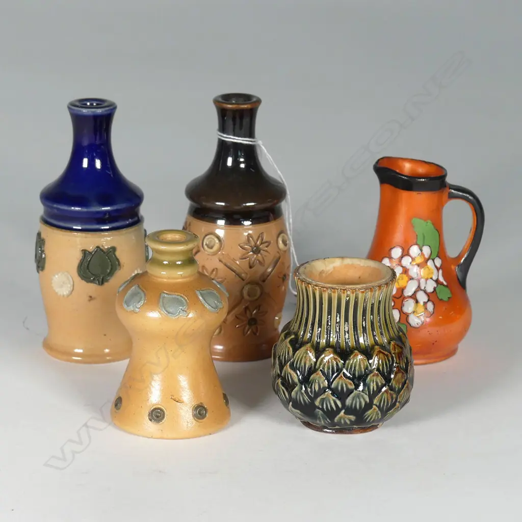 5 DOULTON LAMBETH MINIATURE ART NOUVEAU VASES Image 1++