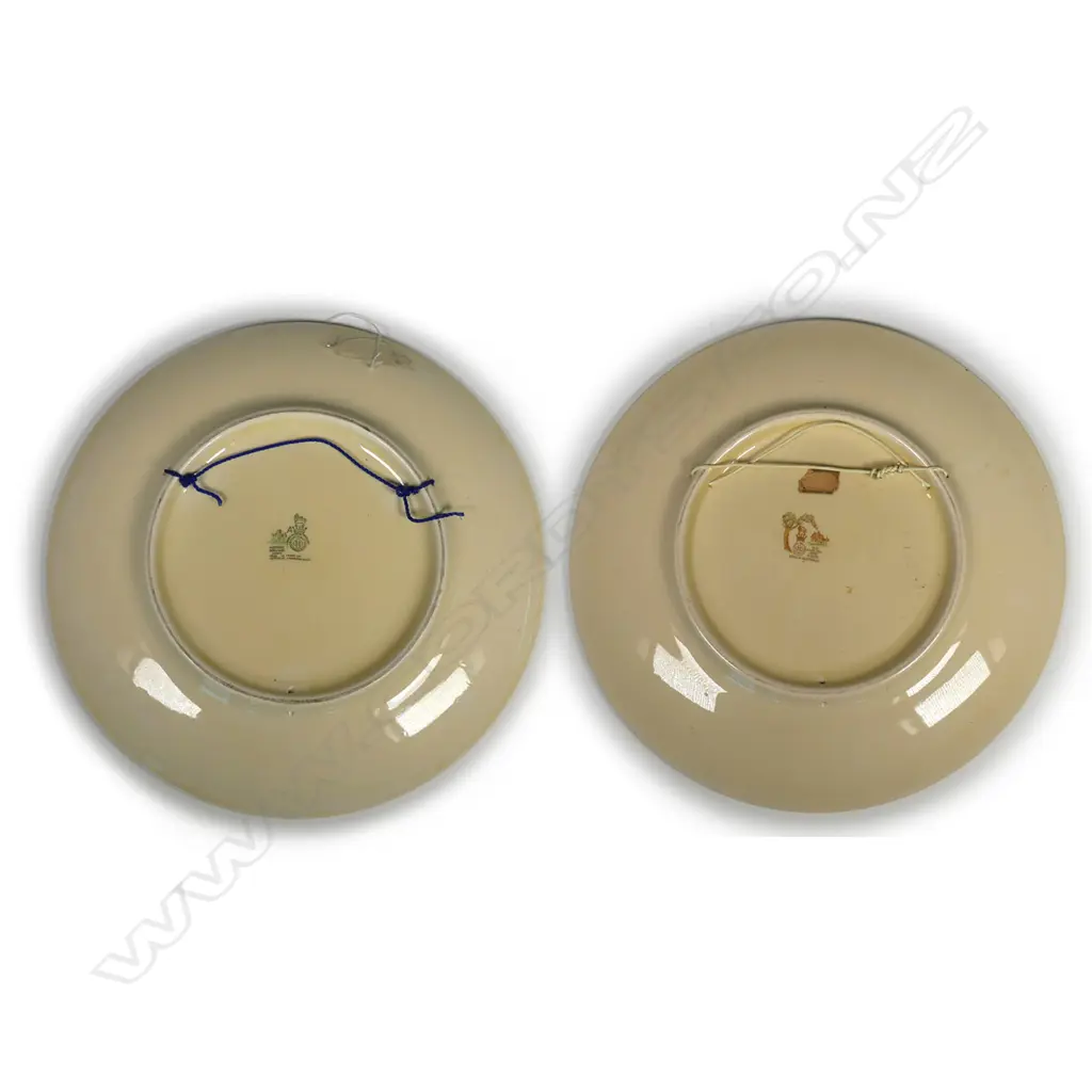 2 DOULTON CHARGERS - HAMPTON COURT & OLDE ENGLISH INN D.340mm Image 1++