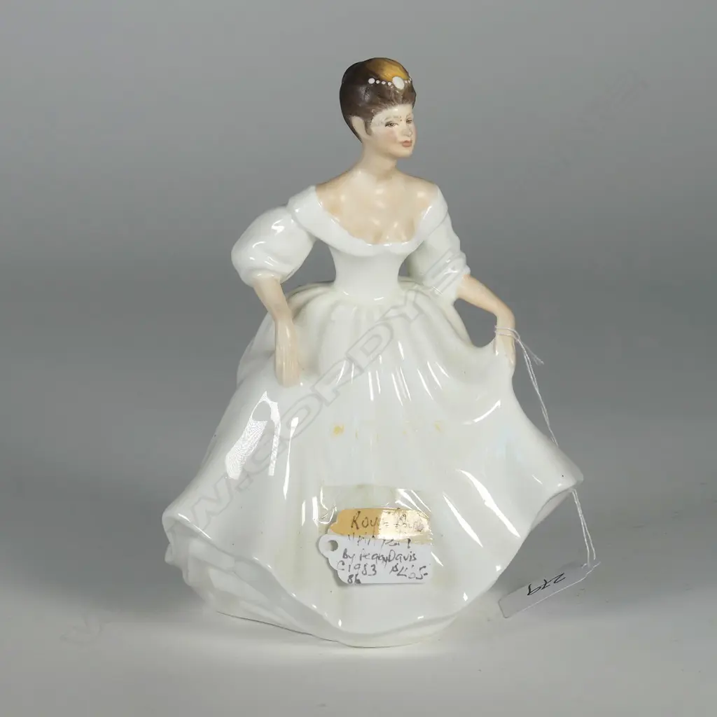 DOULTON FIGURE: ANGELA HN2389 c1983-1986 Image 1++
