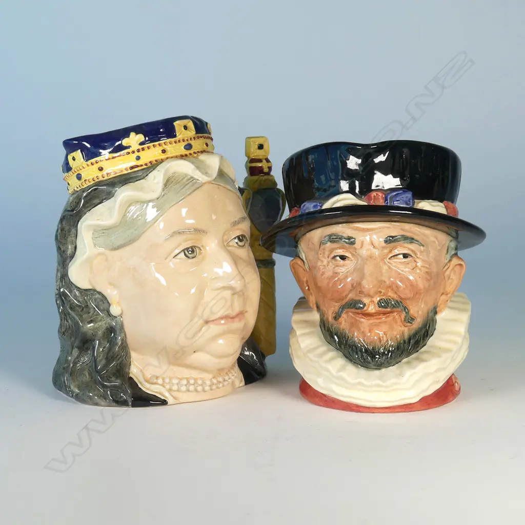 2 LARGE  DOULTON CHARACTER JUGS; QUEEN VICTORIA & BEEF EATER Image 1++