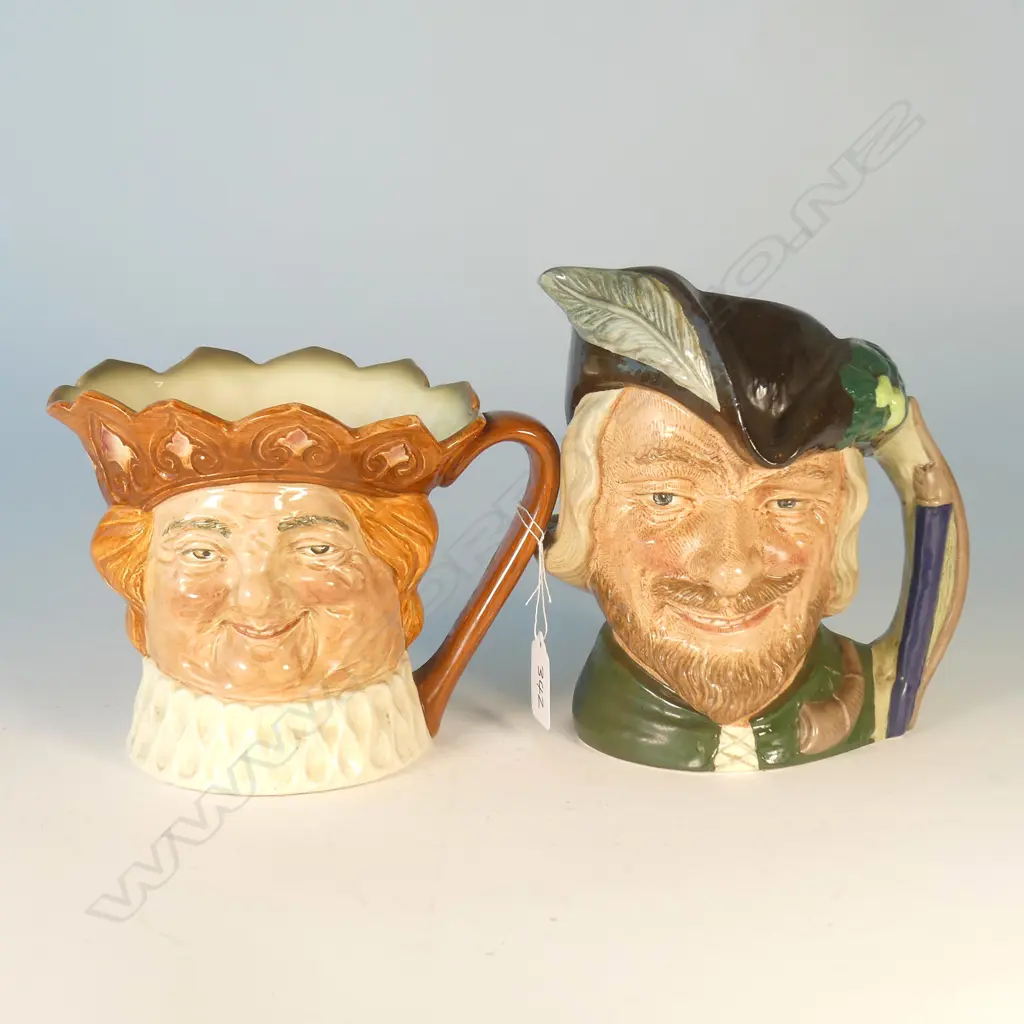 2 DOULTON LARGE CHARACTER JUGS - OLD KING COLE & ROBIN HOOD Image 1++