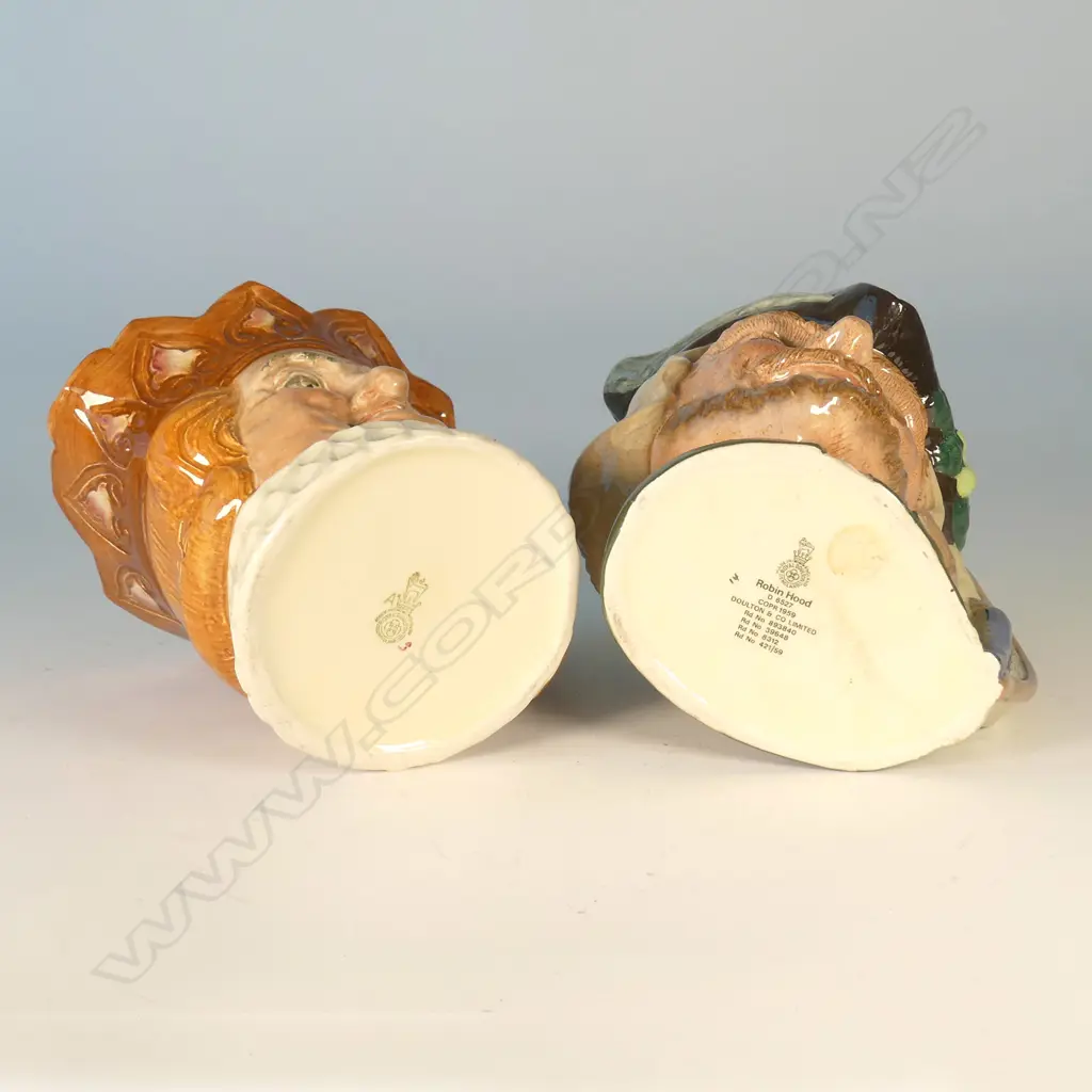 2 DOULTON LARGE CHARACTER JUGS - OLD KING COLE & ROBIN HOOD Image 1++