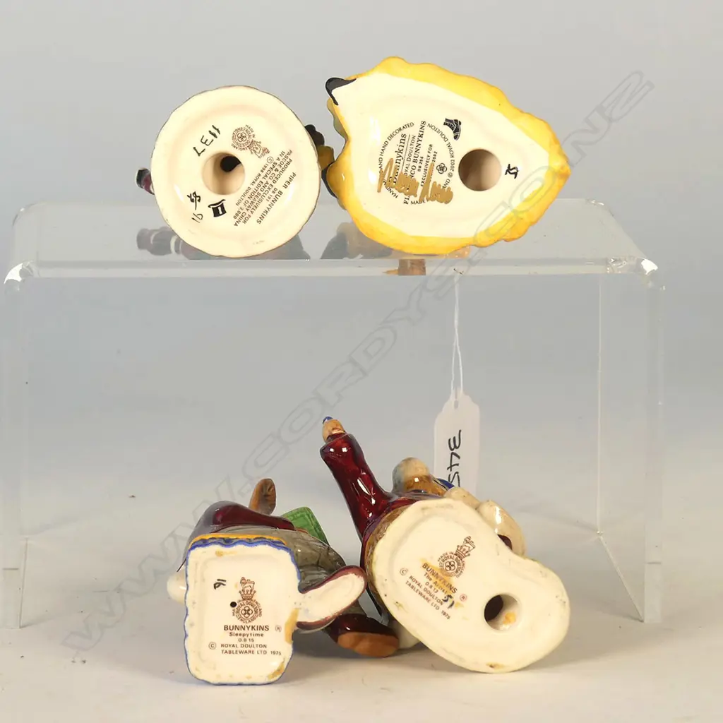 4 DOULTON BUNNYKINS FIGS: FLAMENCO, PIPER, SLEEPY TIME, THE ARTIST Image 1++