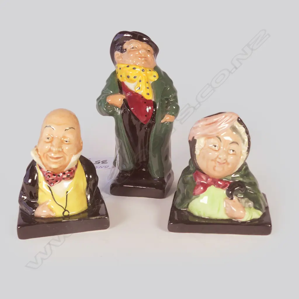 DOULTON FIGURE TONY WELLER & 2 BUSTS: SAIRY GAMP, PICKWICK? Image 1++