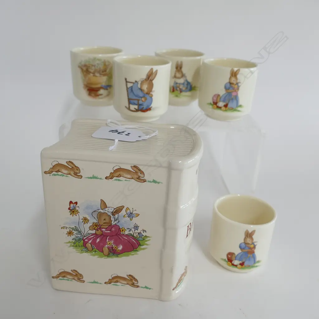 5 BUNNYKINS EGG CUPS AND MONEYBOX Image 1++