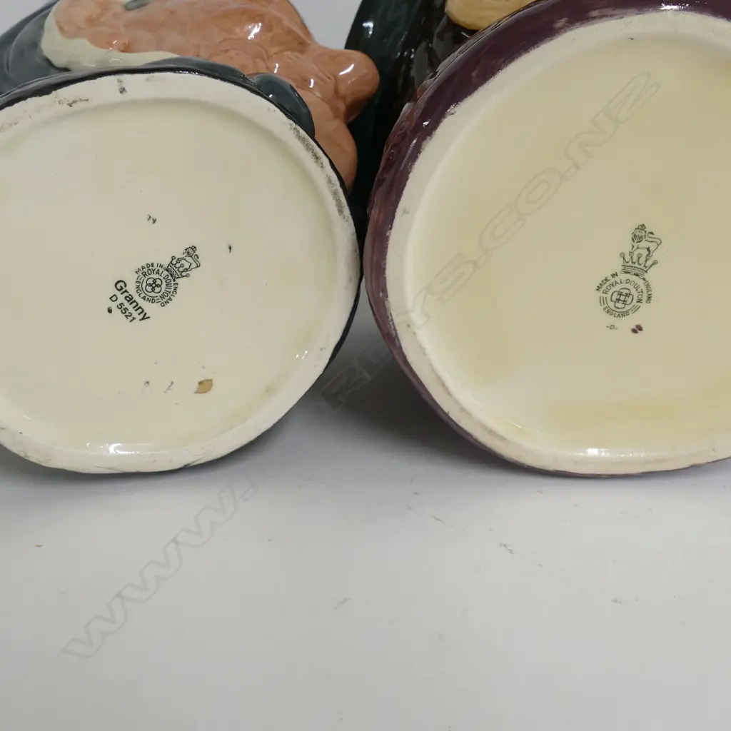 2 DOULTON CHARACTER JUGS:  LARGE GRANNY & EXTRA LARGE TONY WELLER Image 1++