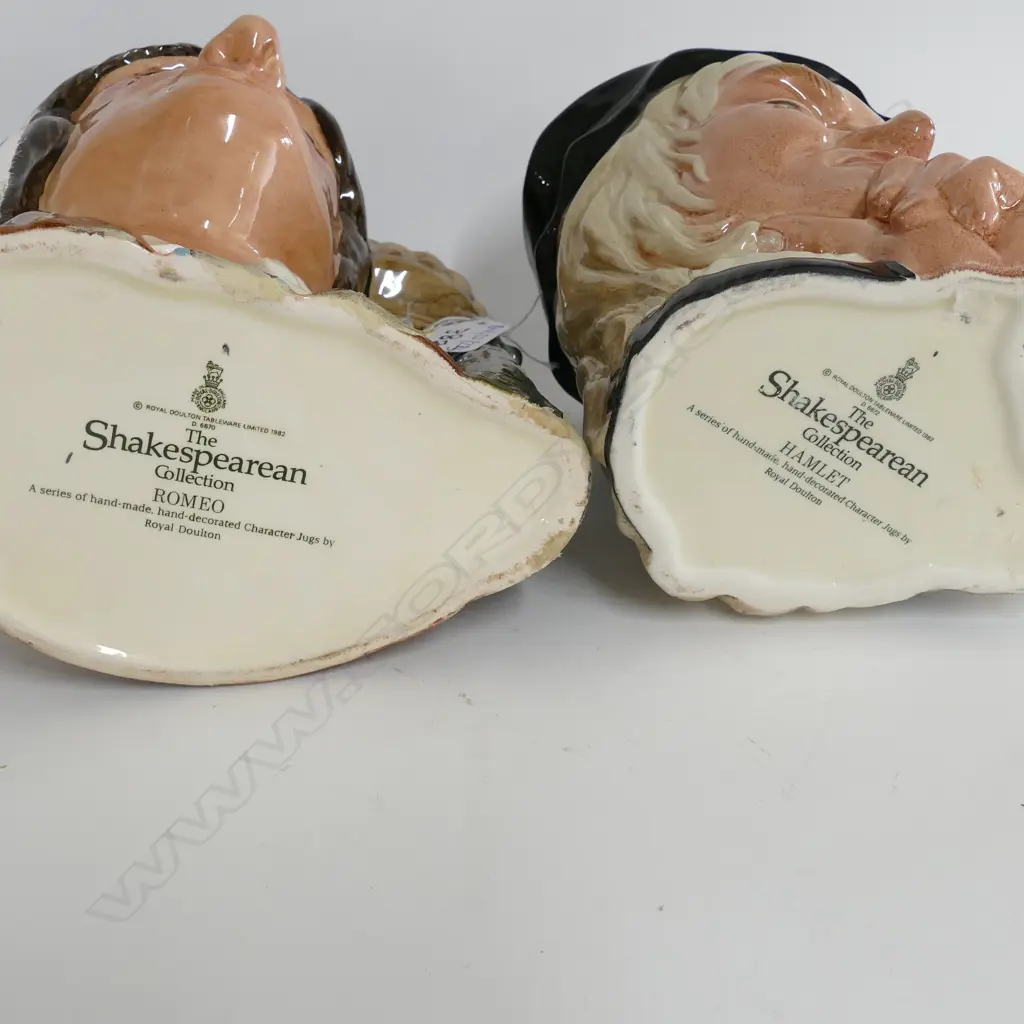 2 LARGE DOULTON CHARACTER JUGS:  HAMLET & ROMEO Image 1++