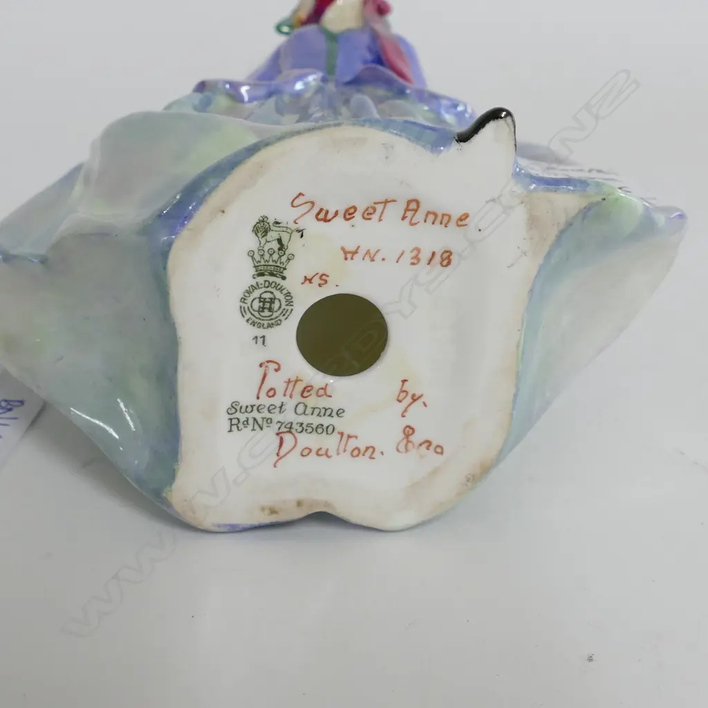 ROYAL DOULTON FIGURINE SWEET ANNE 185MM H Image 1++