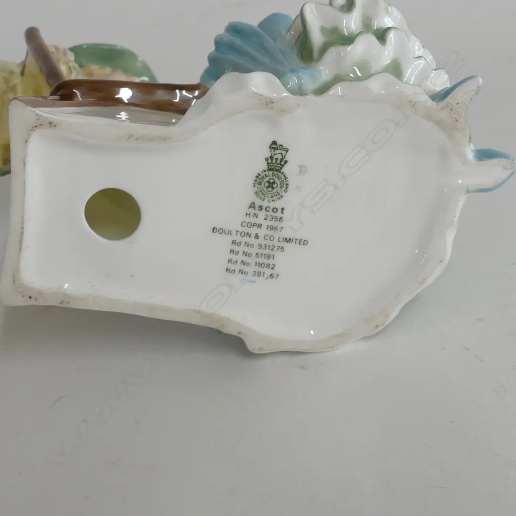 ROYAL DOULTON FIGURINE ASCOT Image 1++