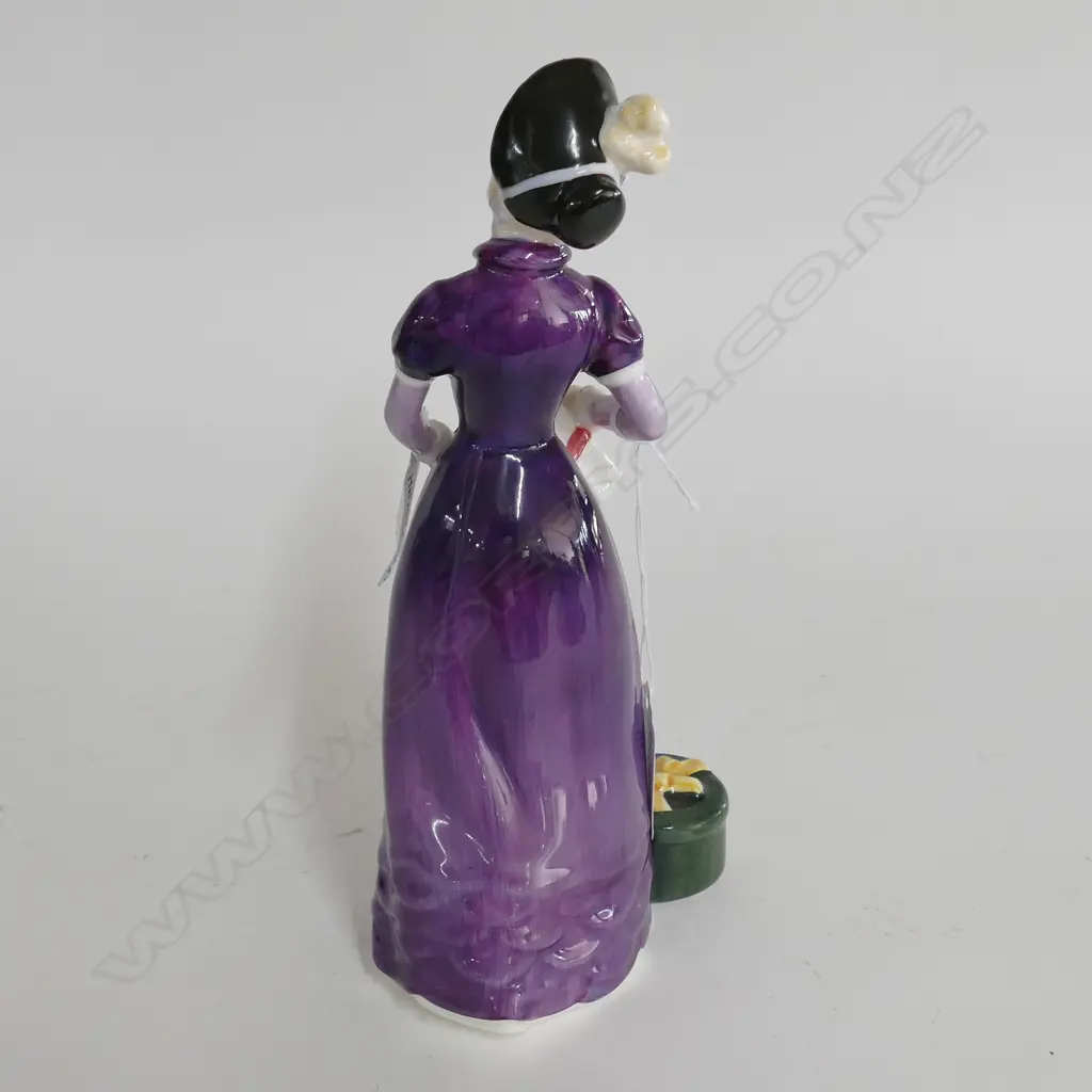 ROYAL DOULTON FIGURINE GOOD DAY SIR 210MM H Image 1++