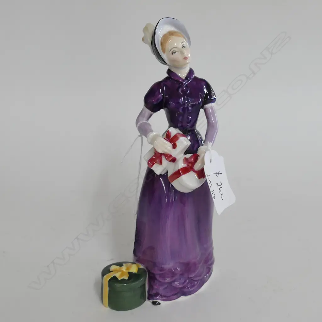 ROYAL DOULTON FIGURINE GOOD DAY SIR 210MM H Image 1++