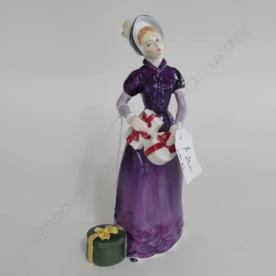 ROYAL DOULTON FIGURINE GOOD DAY SIR 210MM H