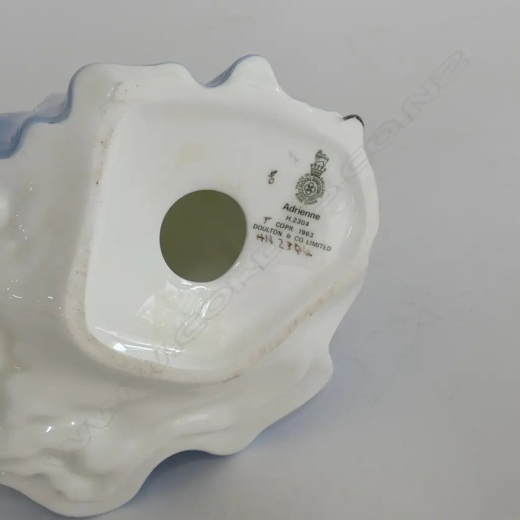 ROYAL DOULTON FIGURINE ADRIENNE 190MM H Image 1++