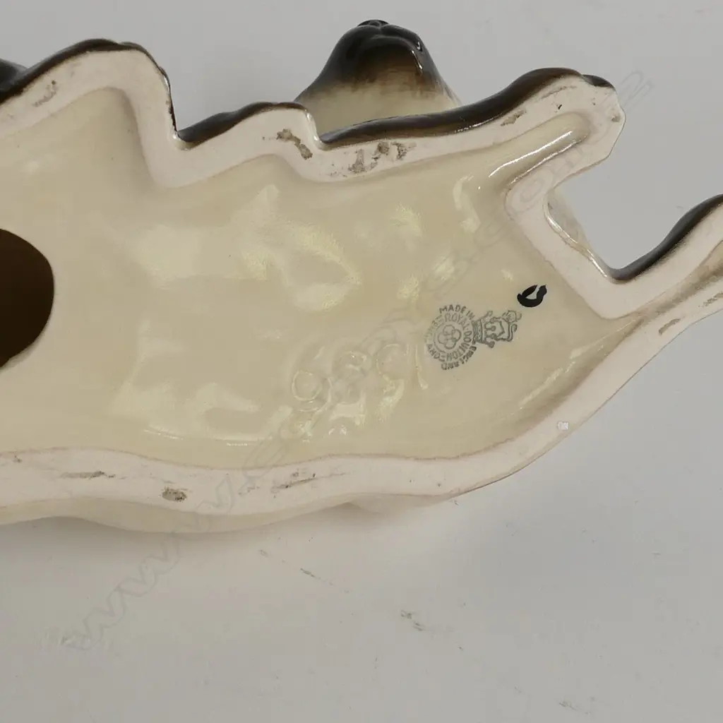 ROYAL DOULTON SEATED SIAMESE CAT 200MM L Image 1++