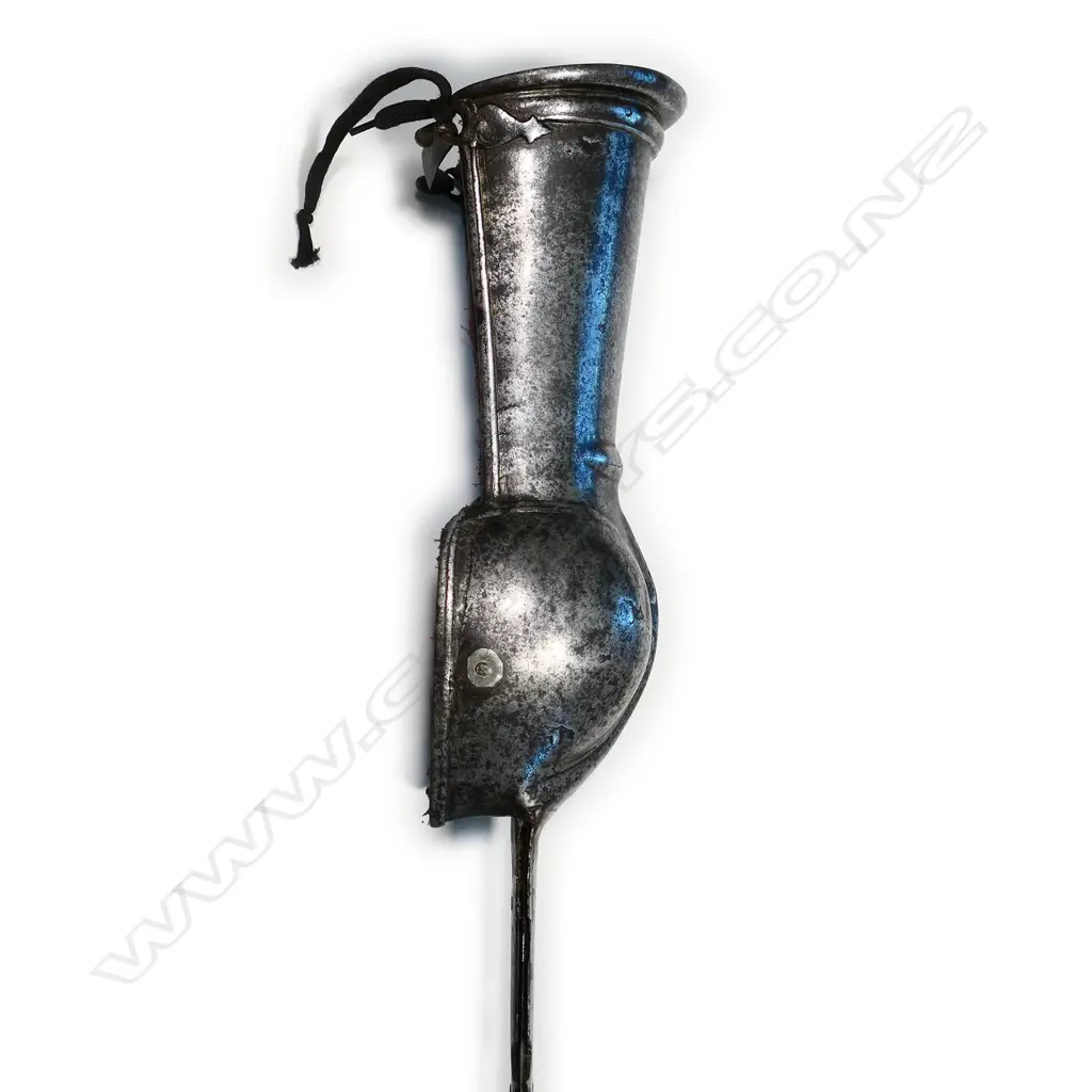 An Indian gauntlet sword (patta), late 18thC in later scabbard, Image 1++