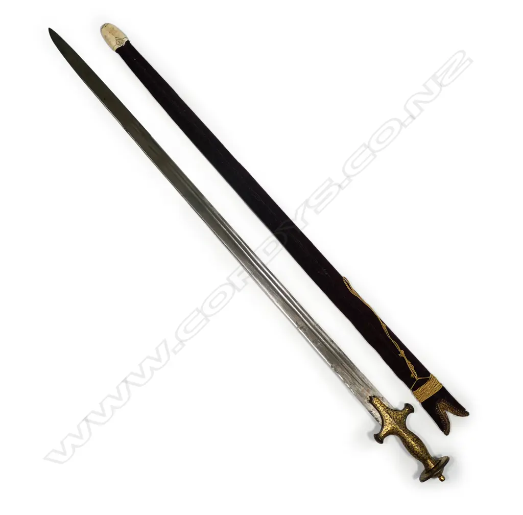 An Indian sword (jumgheerdha), 17/18thC, with gold niello decoration to the hilt, Image 1++
