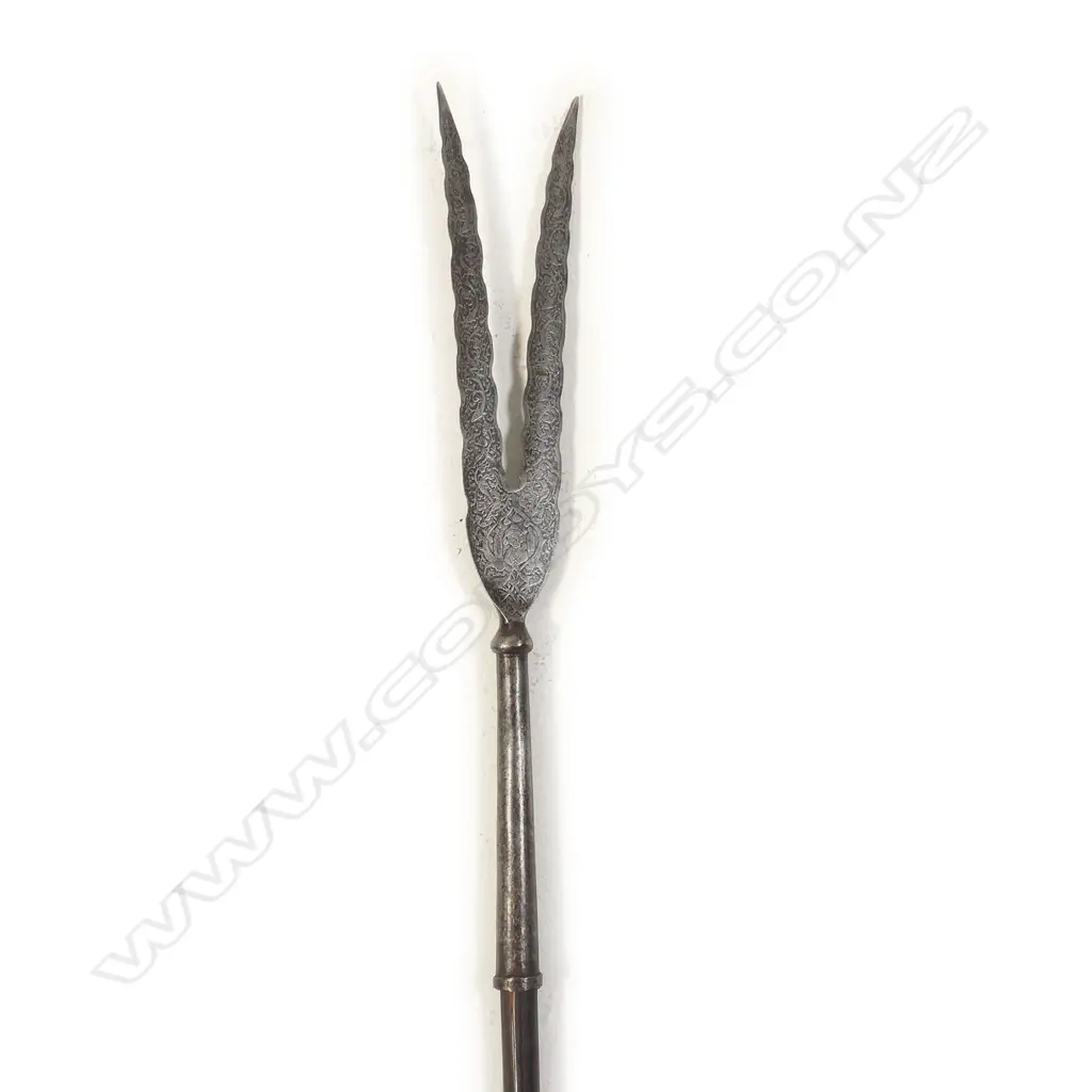 A 19thC Persian bident spear, with serrated forked blade, Image 1++