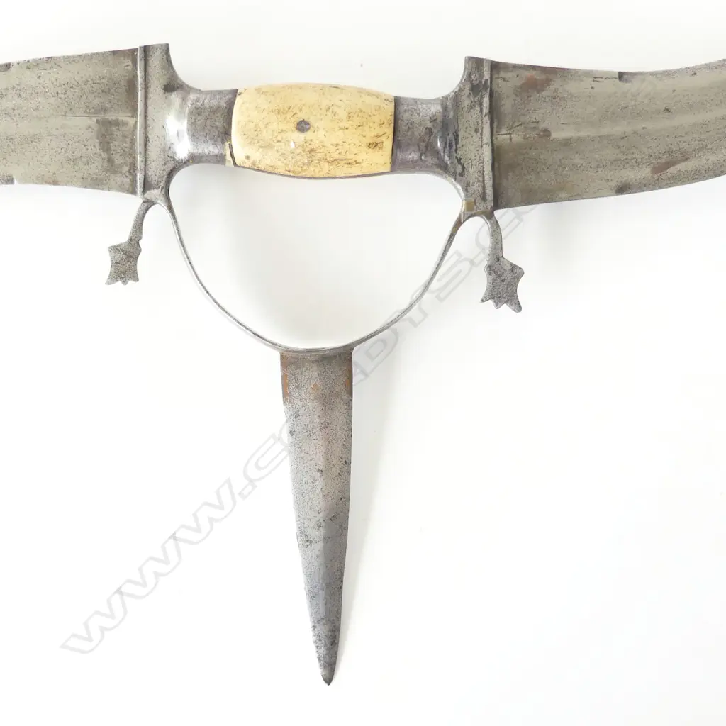 A 19thC Indian (Rajput) haladie, triple bladed bichwa or dagger, Image 1++