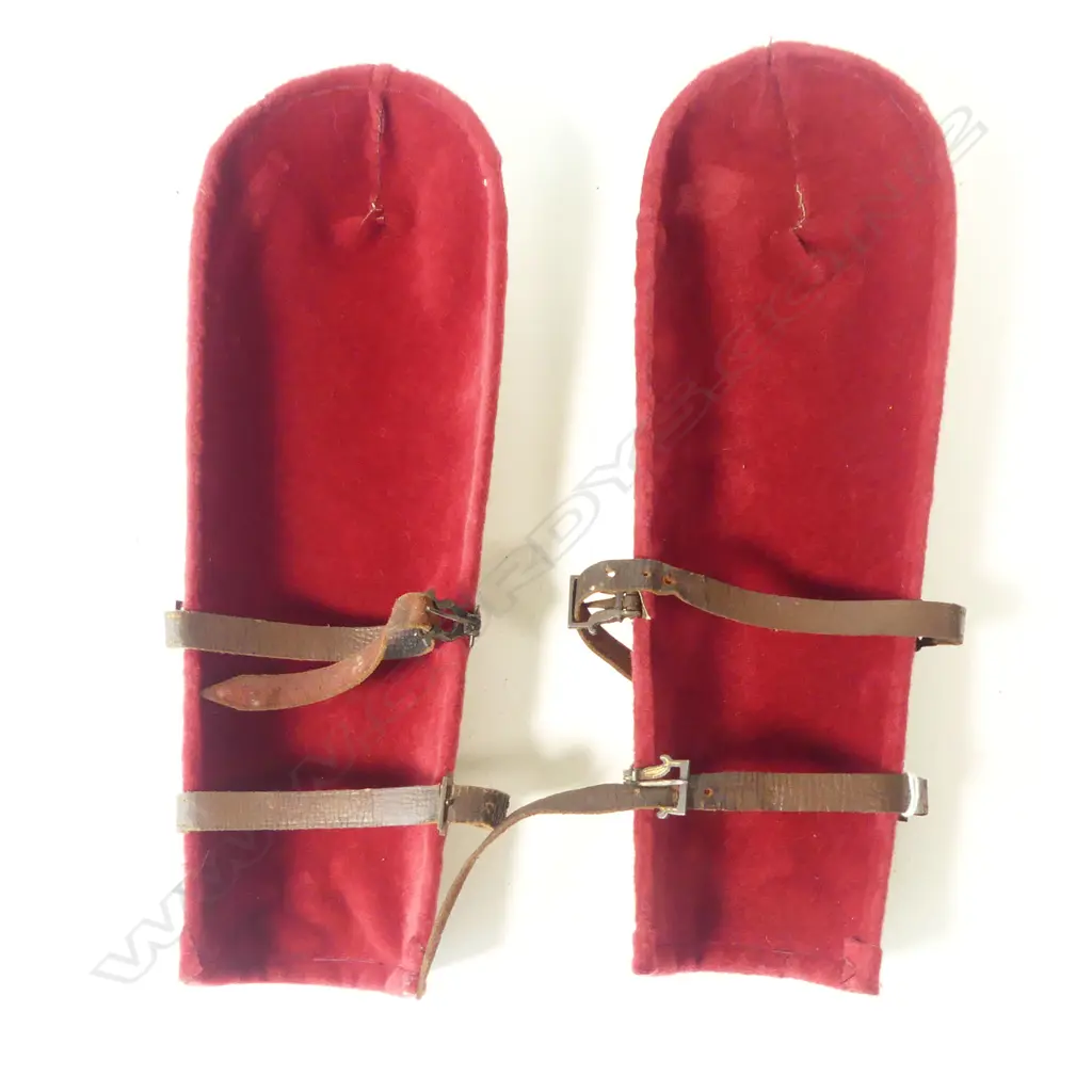 A fine pair of Indo-Persian armguards (bazu-band), 19thC, Image 1++