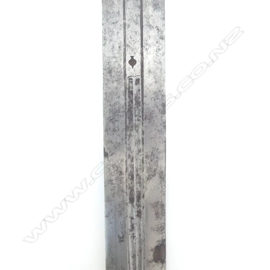 A 19thC Russian kinjal dagger with scabbard, Image 1++