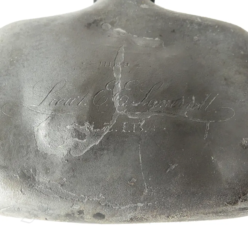 A WWI serviceman’s pewter hip flask, with engraved details to one side: Image 1++