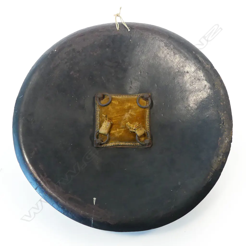 Round Indian Leather shield with four gold Damascened Bosses, Image 1++