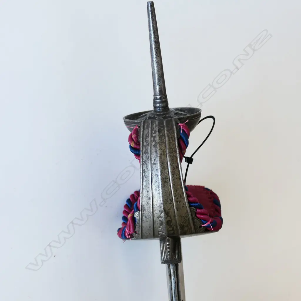An Indian khanda sword, late 18th/ early 19thC, with fabric covered scabbard, Image 1++