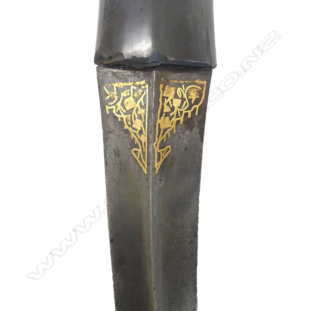 A North African jambaiya with horn handle and brass mounted leather scabbard, Image 1++