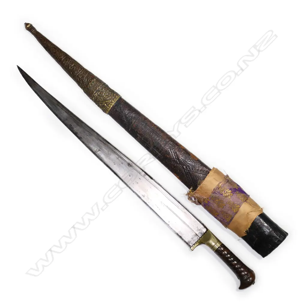 A 19thC Afghan Khyber knife (churra), with single edged, fullered yataghan blade, Image 1++