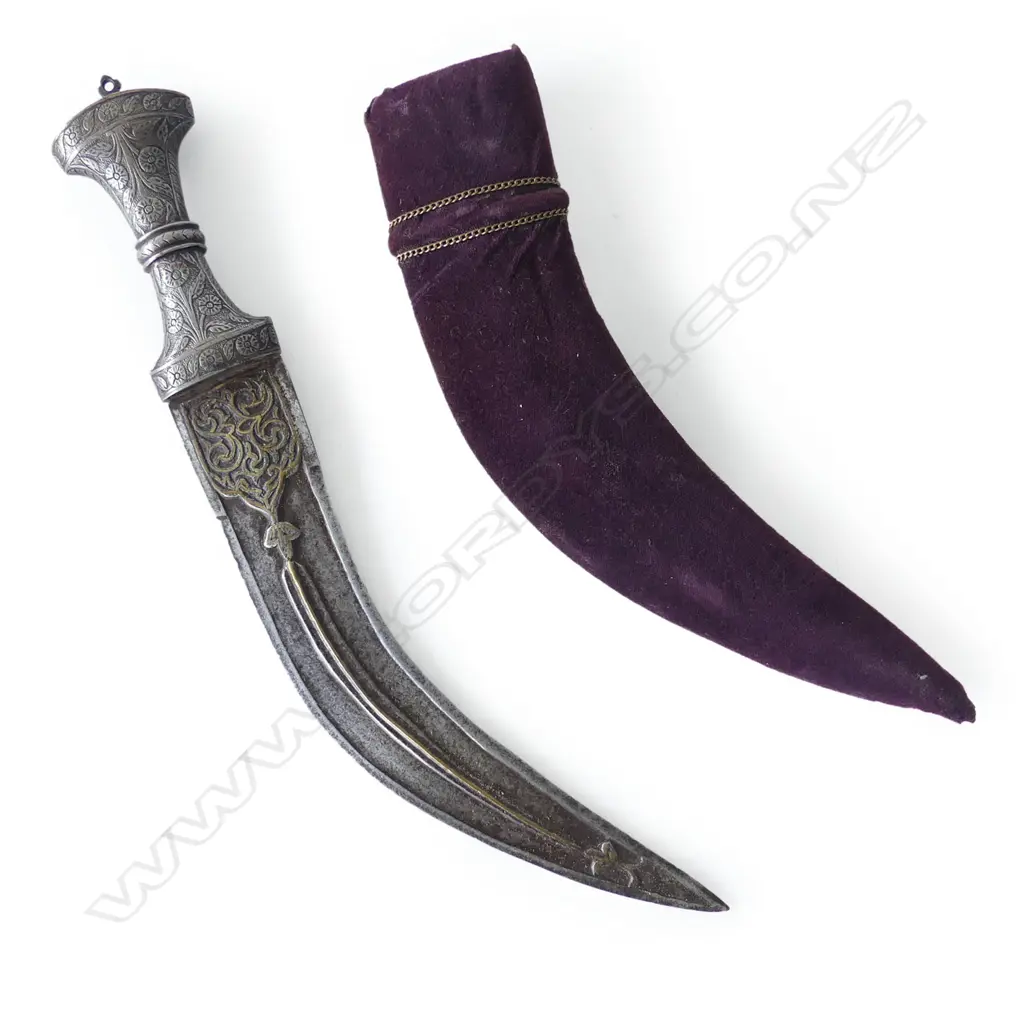 An Indo-Persian jambaiya dagger with gold inlaid blade, 18thC, Image 1++