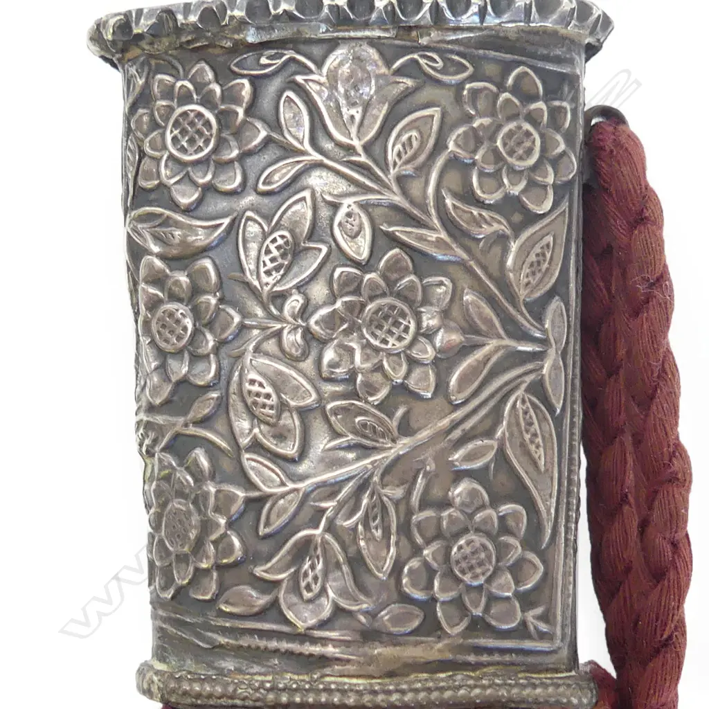 A Persian pesh kabz dagger, and scabbard. Image 1++