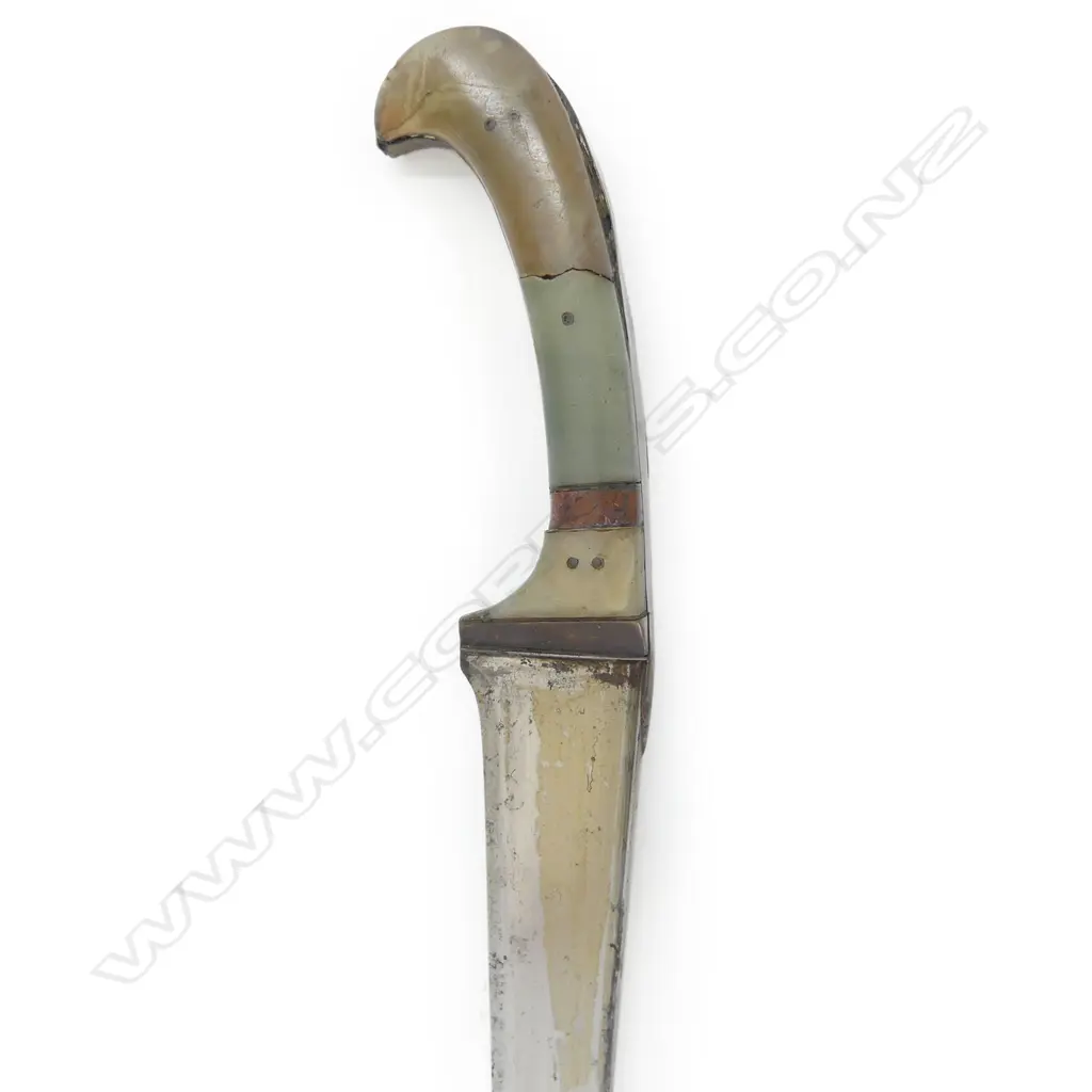 A Persian pesh kabz dagger, and scabbard. Image 1++