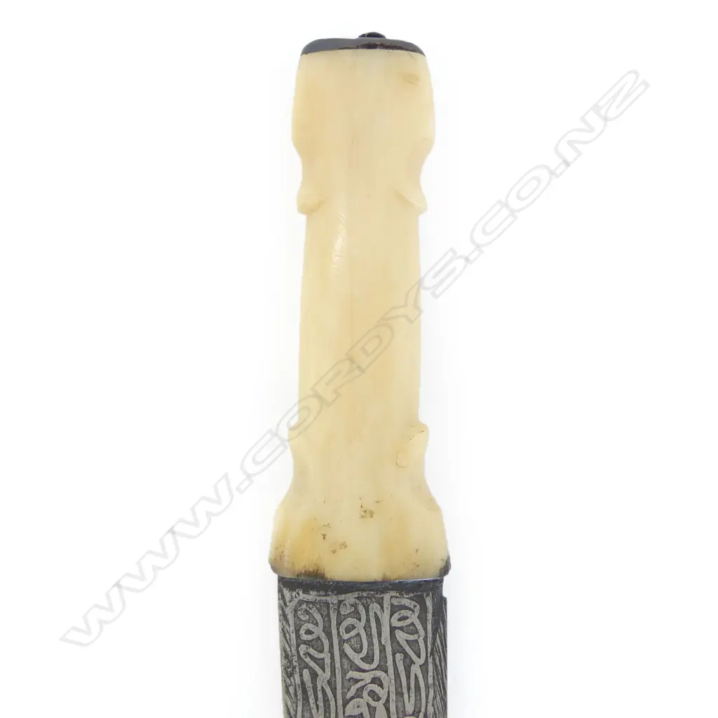 A Syrian bone handled curved steel bladed dagger, Image 1++