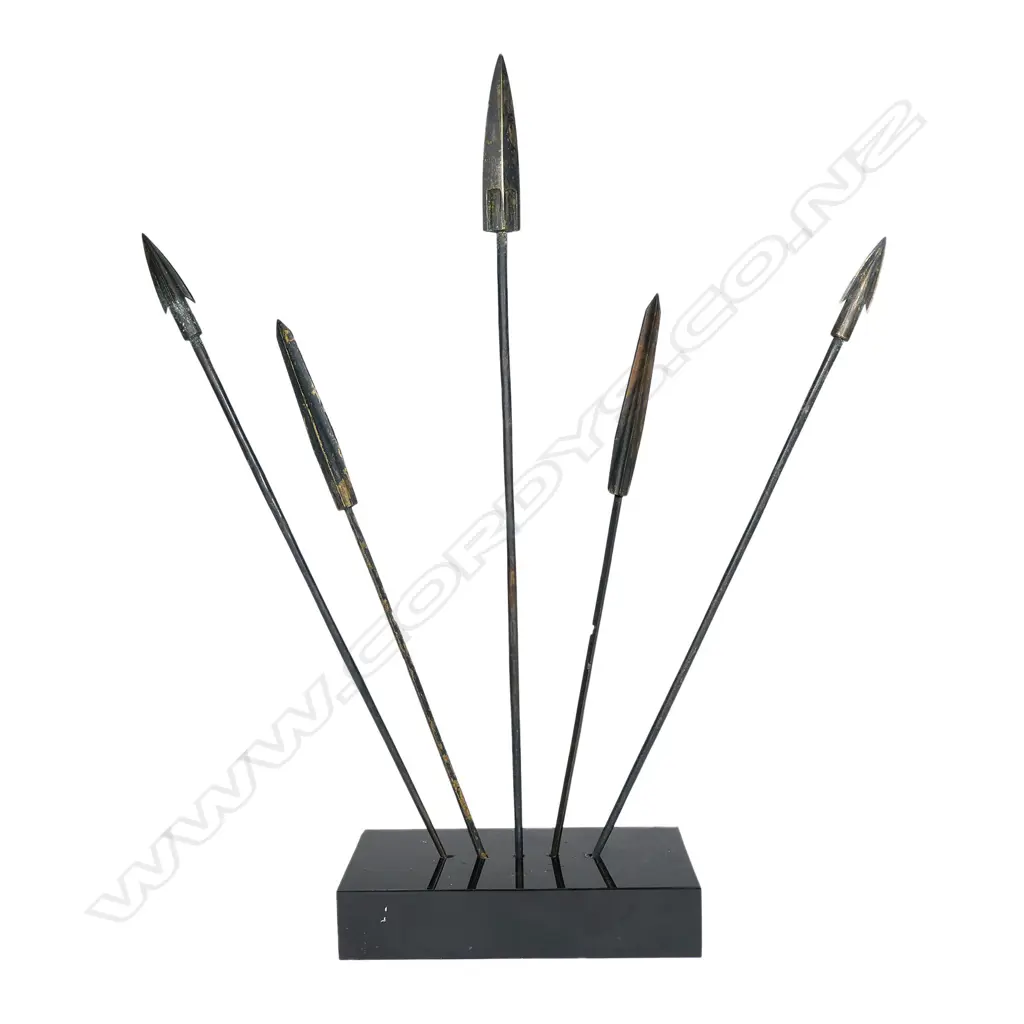 Five Chinese bronze arrow heads in Warring States style, Image 1++