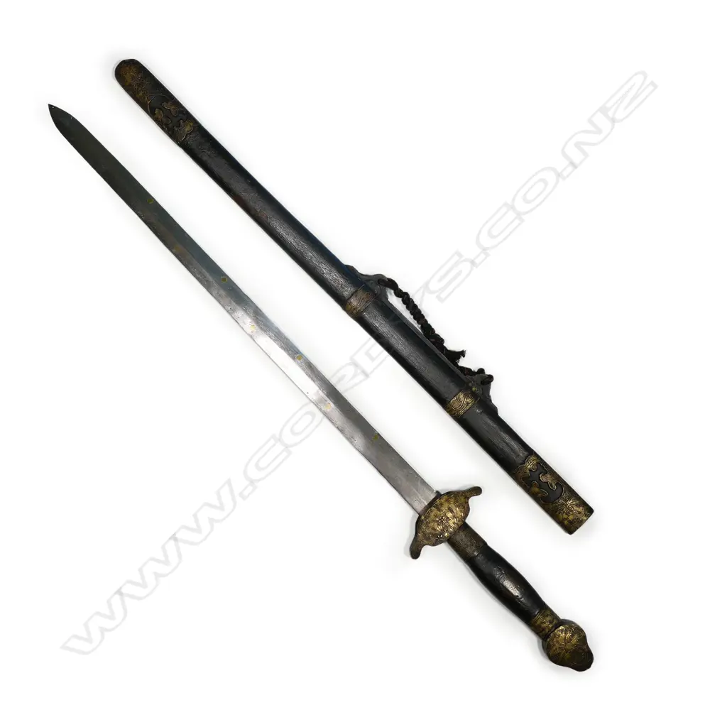 A Chinese Ming dynasty style sword, with gilt bronze mounts on scabbard and hilt, Image 1++