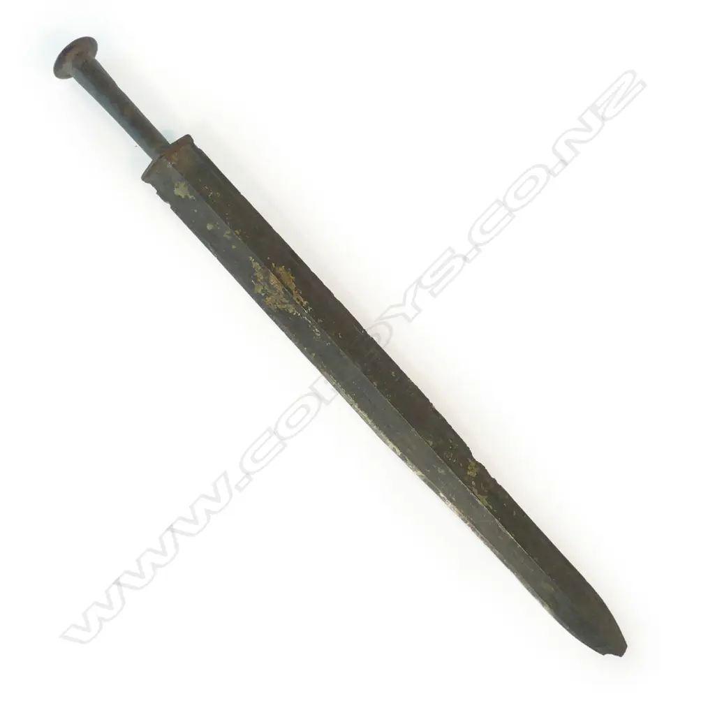 Chinese Han Dynasty (BC 206-AD 220) style bonze sword, Image 1++