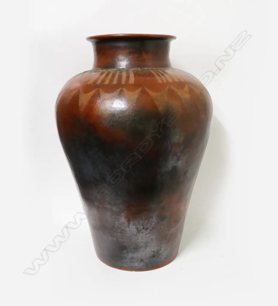 A large Lombok pot Image 1++