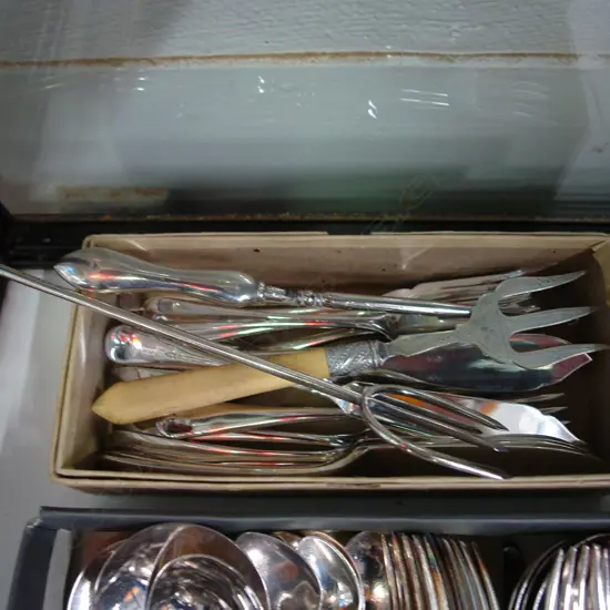 BOX EP FISH SET S/S BUTTON HOOK & 2 BREAD KNIVES